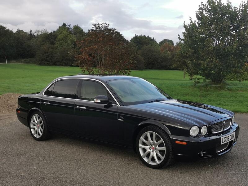 JAGUAR XJ 3.0d V6 Portfolio Auto ss 4dr LWB HugeSpec 2014