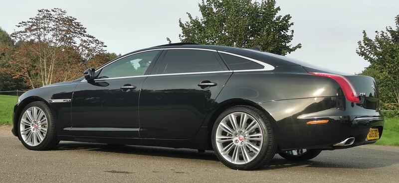 JAGUAR XJ 3.0d V6 Portfolio Auto ss 4dr LWB Massive Spec 2015