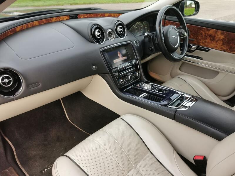 JAGUAR XJ 3.0d V6 Portfolio Auto ss 4dr 2013