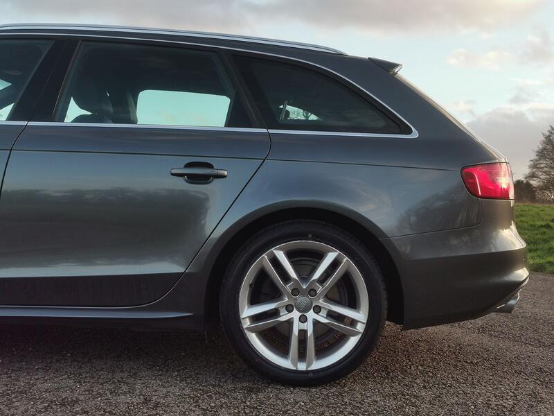 AUDI A4 AVANT 2.0 TDI S line  2015