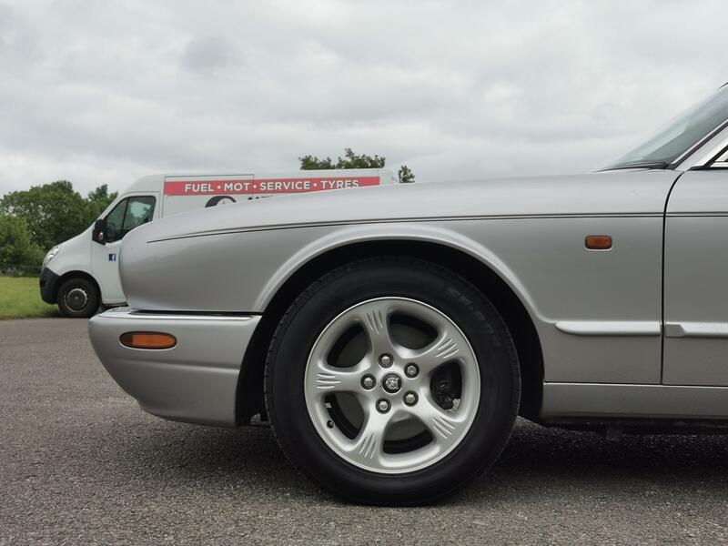 JAGUAR XJ 4.0 Sovereign 2000