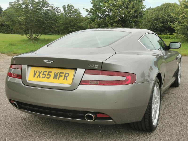 ASTON MARTIN DB9 5.9 2005