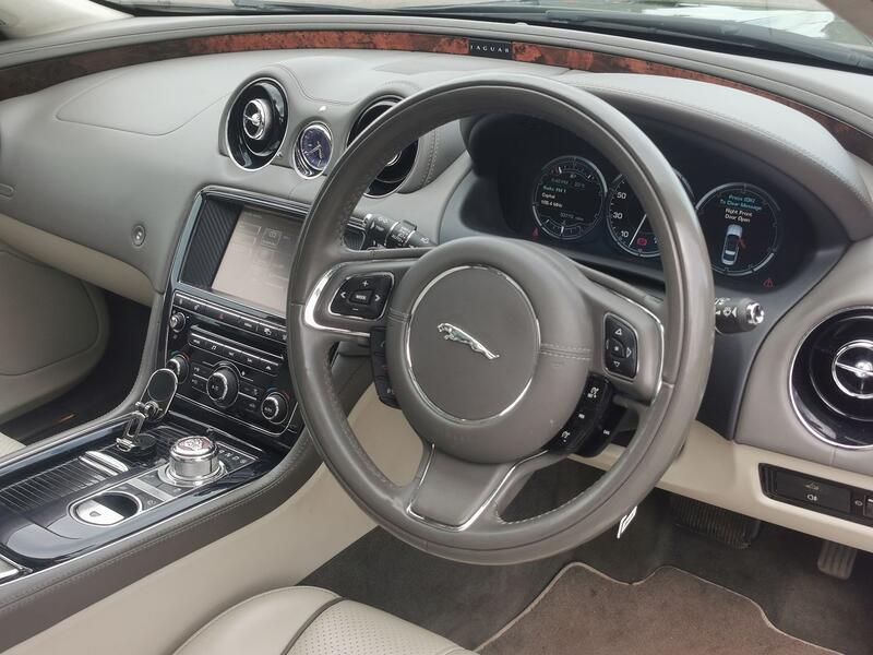 JAGUAR XJ 3.0 d V6 Portfolio 2010