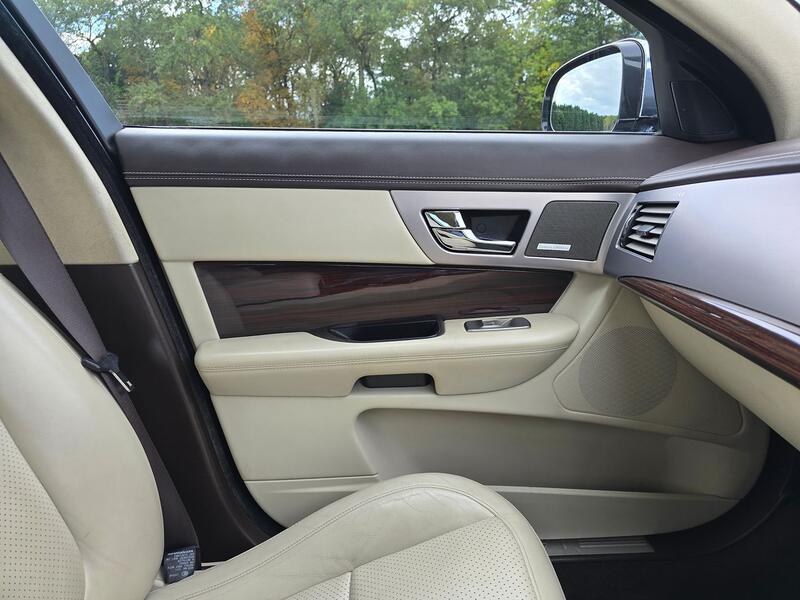 JAGUAR XF 3.0 d V6 Portfolio 2011