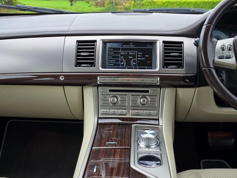 JAGUAR XF 3.0 d V6 Portfolio 2011
