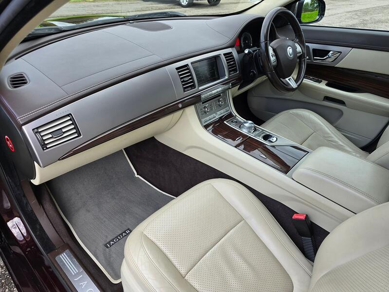 JAGUAR XF 3.0 d V6 Portfolio 2011