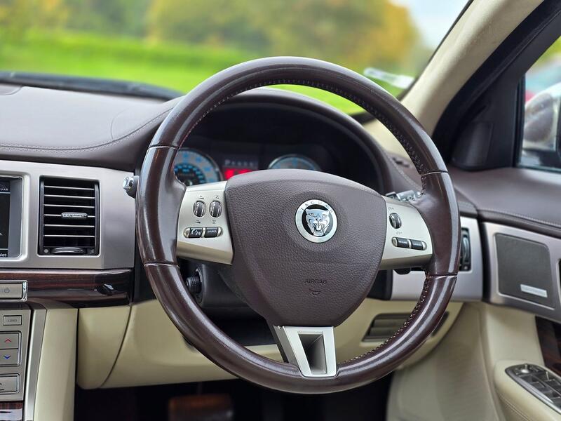 JAGUAR XF 3.0 d V6 Portfolio 2011