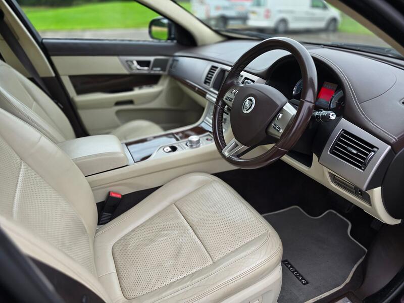 JAGUAR XF 3.0 d V6 Portfolio 2011