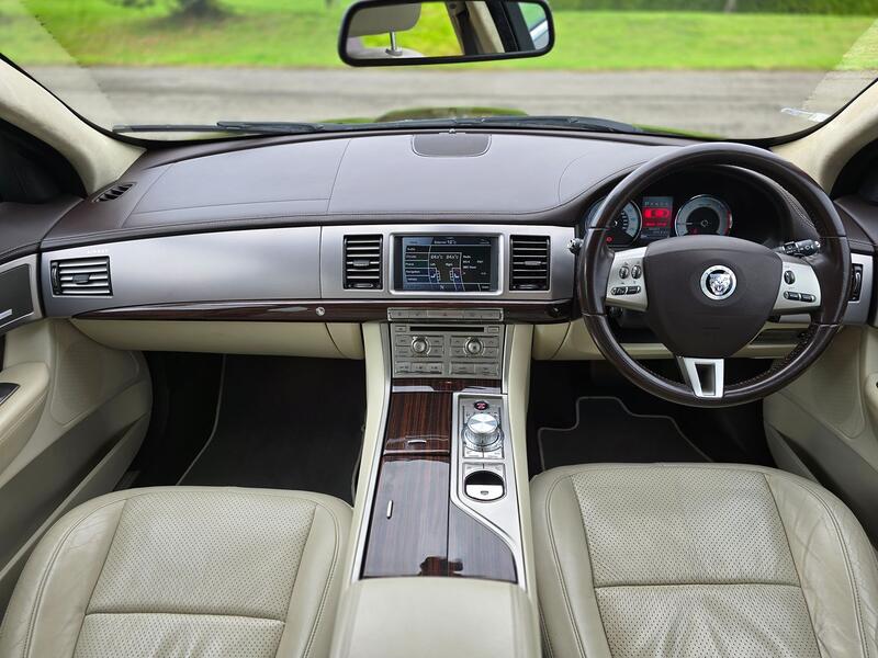 JAGUAR XF 3.0 d V6 Portfolio 2011