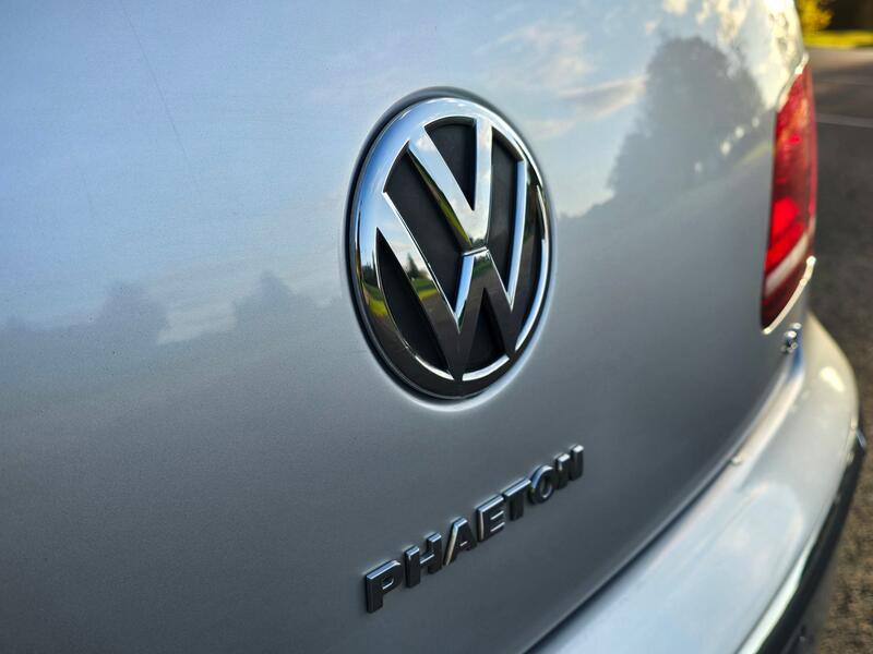 VOLKSWAGEN PHAETON 3.0 TDI CR V6 LWB 4Motion 2012