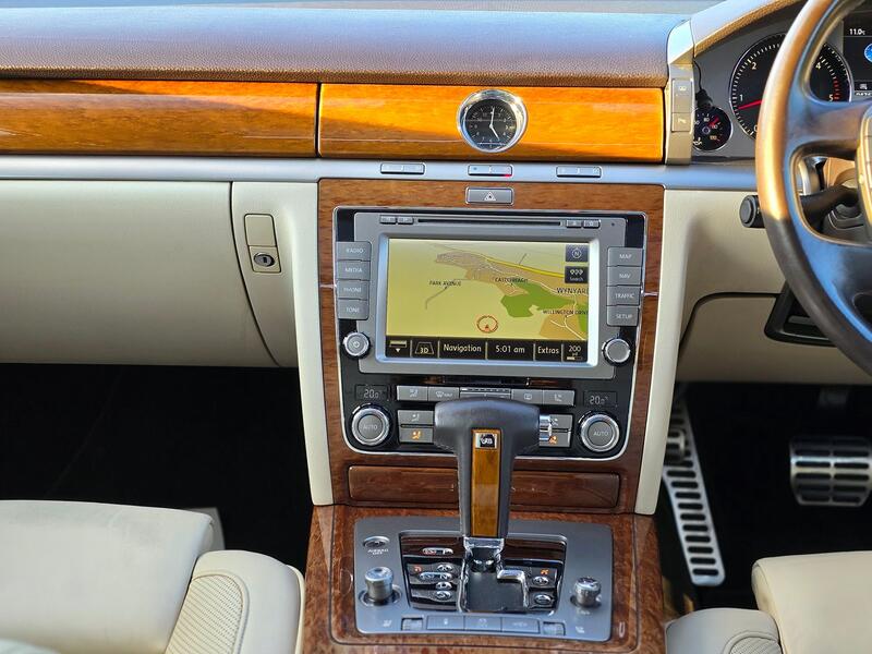 VOLKSWAGEN PHAETON 3.0 TDI CR V6 LWB 4Motion 2012