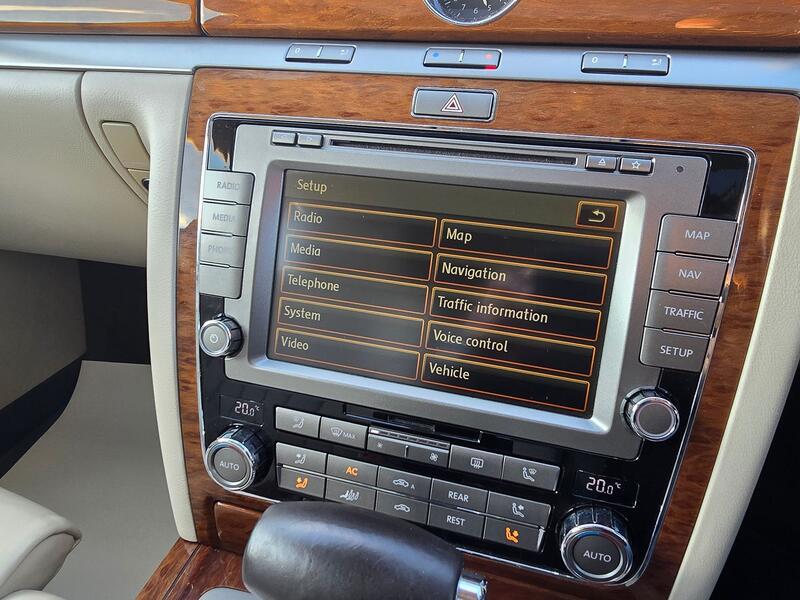 VOLKSWAGEN PHAETON 3.0 TDI CR V6 LWB 4Motion 2012