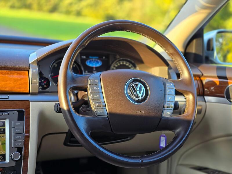 VOLKSWAGEN PHAETON 3.0 TDI CR V6 LWB 4Motion 2012