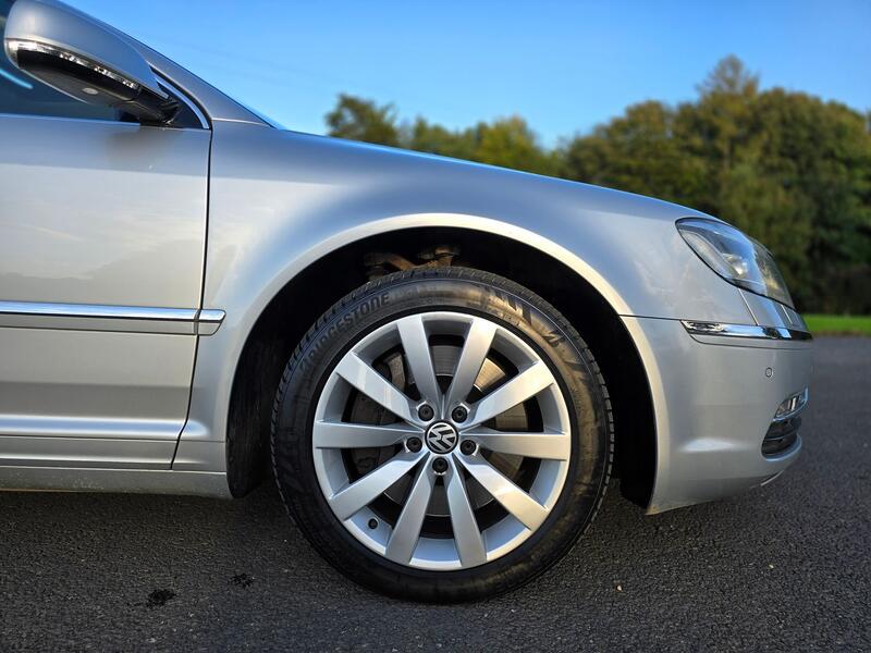 VOLKSWAGEN PHAETON 3.0 TDI CR V6 LWB 4Motion 2012