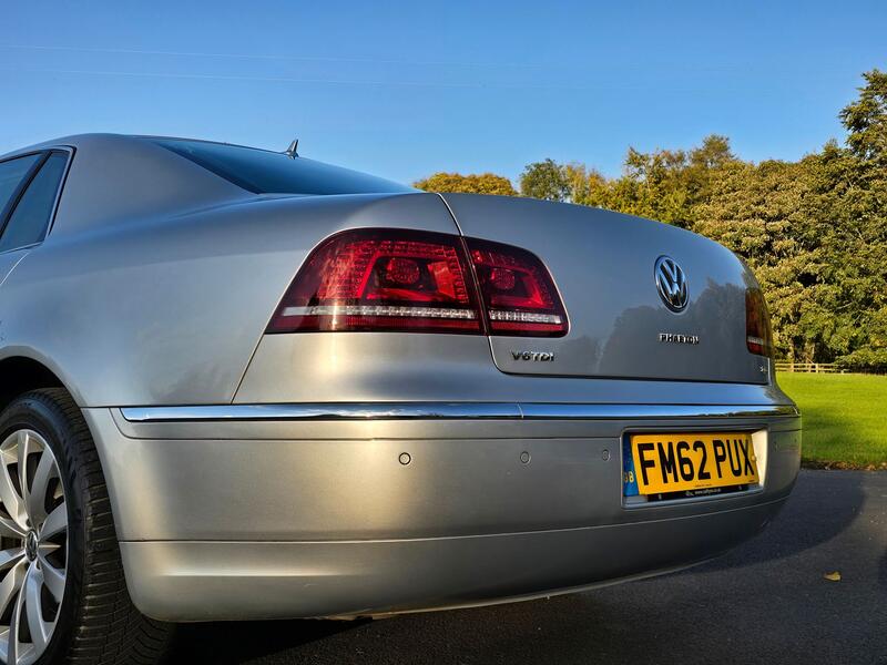 VOLKSWAGEN PHAETON 3.0 TDI CR V6 LWB 4Motion 2012