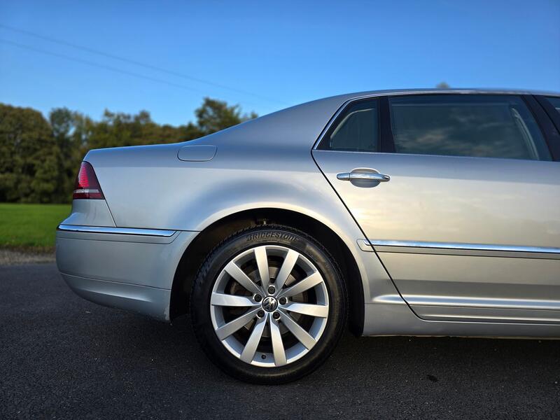 VOLKSWAGEN PHAETON 3.0 TDI CR V6 LWB 4Motion 2012