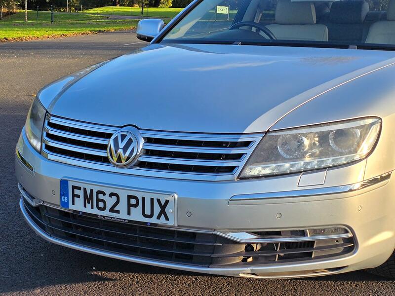 VOLKSWAGEN PHAETON 3.0 TDI CR V6 LWB 4Motion 2012