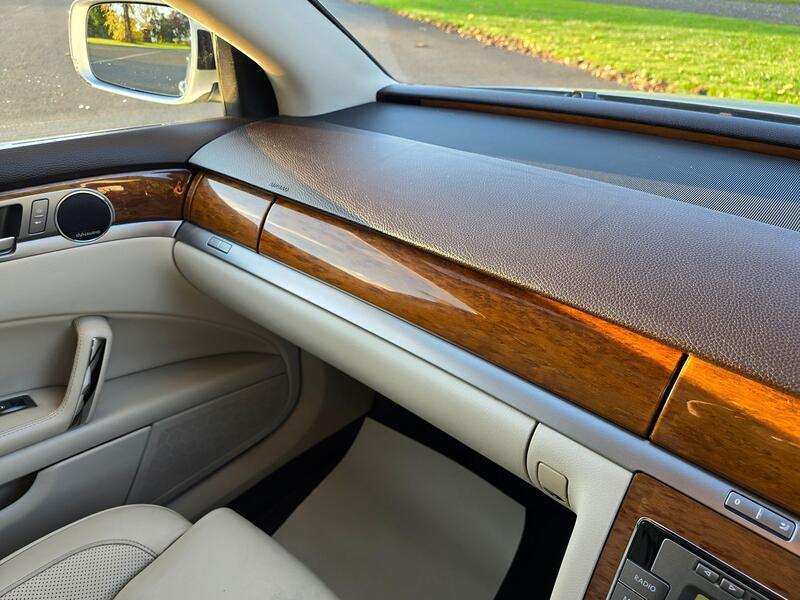 VOLKSWAGEN PHAETON 3.0 TDI CR V6 LWB 4Motion 2012