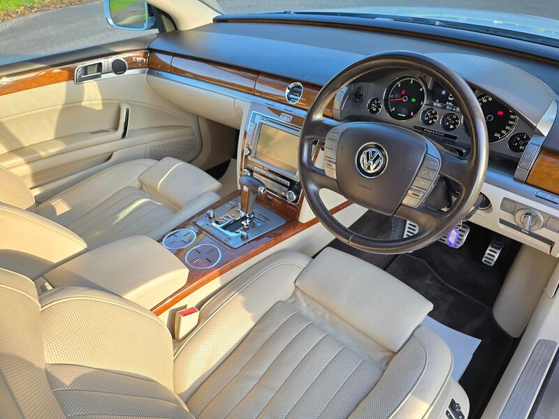 VOLKSWAGEN PHAETON 3.0 TDI CR V6 LWB 4Motion 2012