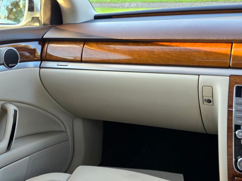 VOLKSWAGEN PHAETON 3.0 TDI CR V6 LWB 4Motion 2012