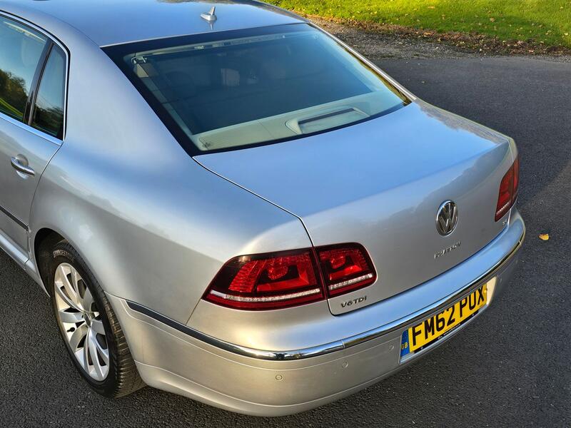 VOLKSWAGEN PHAETON 3.0 TDI CR V6 LWB 4Motion 2012