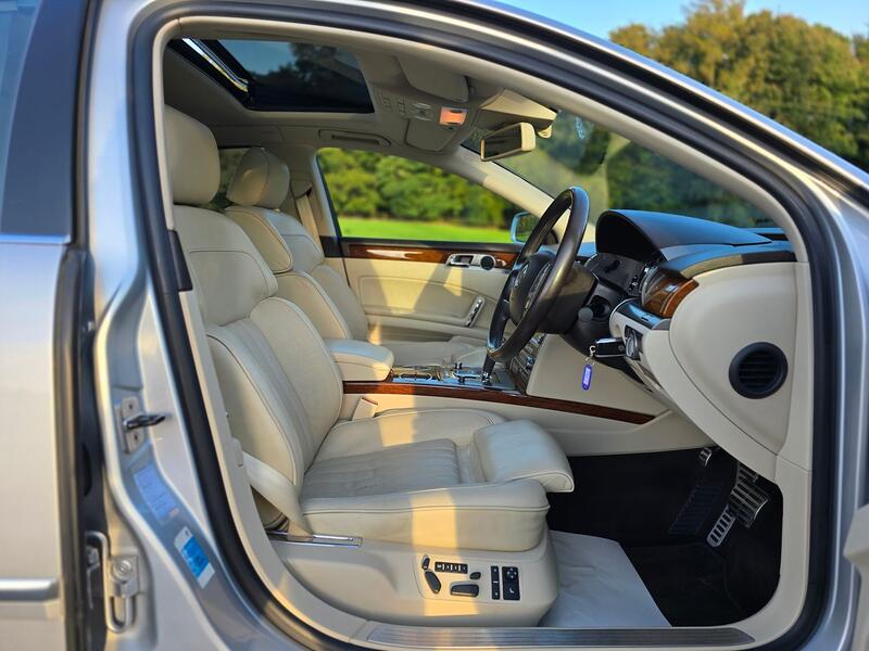 VOLKSWAGEN PHAETON 3.0 TDI CR V6 LWB 4Motion 2012