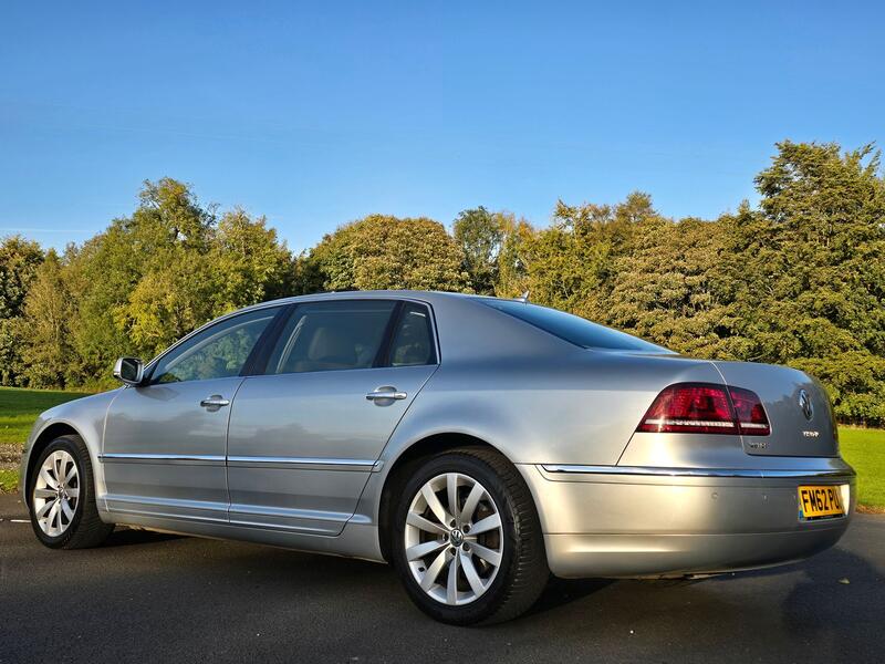 VOLKSWAGEN PHAETON 3.0 TDI CR V6 LWB 4Motion 2012