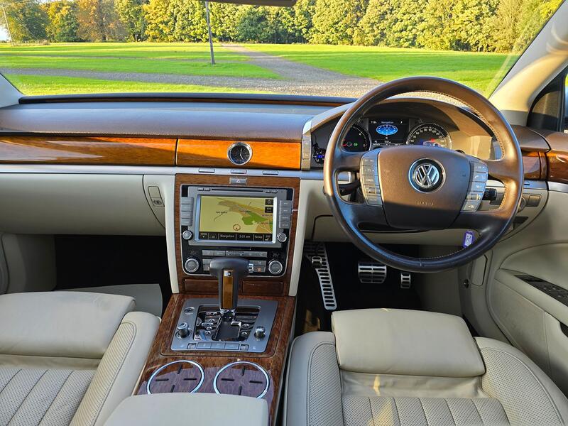 VOLKSWAGEN PHAETON 3.0 TDI CR V6 LWB 4Motion 2012
