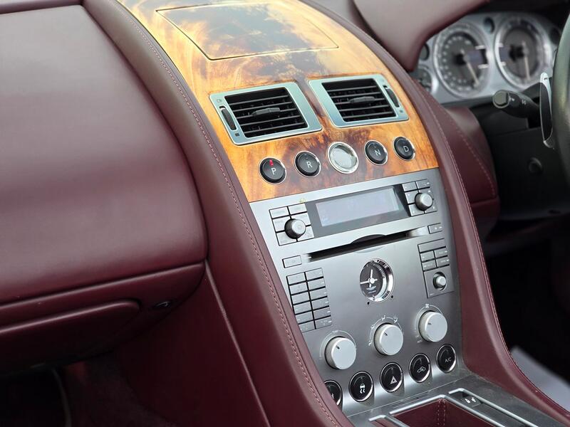 ASTON MARTIN DB9 5.9 2005