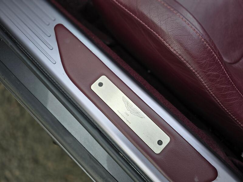 ASTON MARTIN DB9 5.9 2005