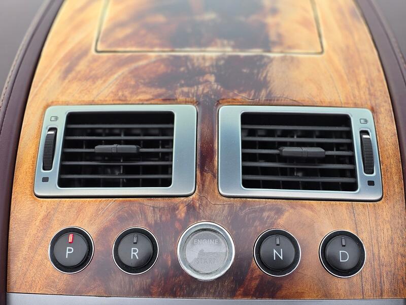 ASTON MARTIN DB9 5.9 2005