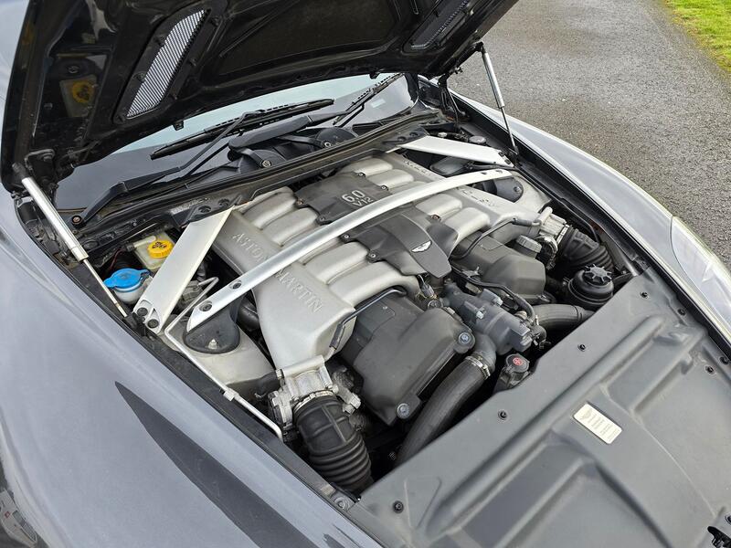 ASTON MARTIN DB9 5.9 2005