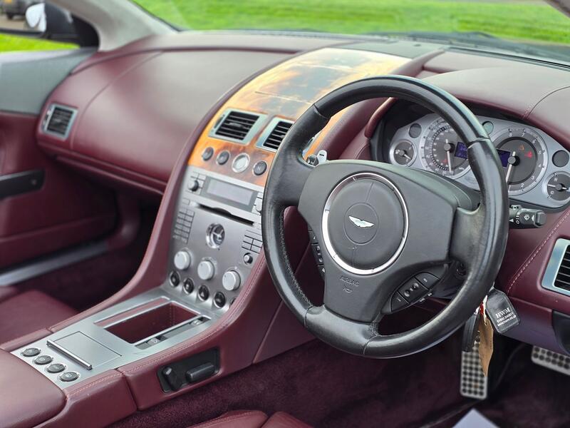ASTON MARTIN DB9 5.9 2005