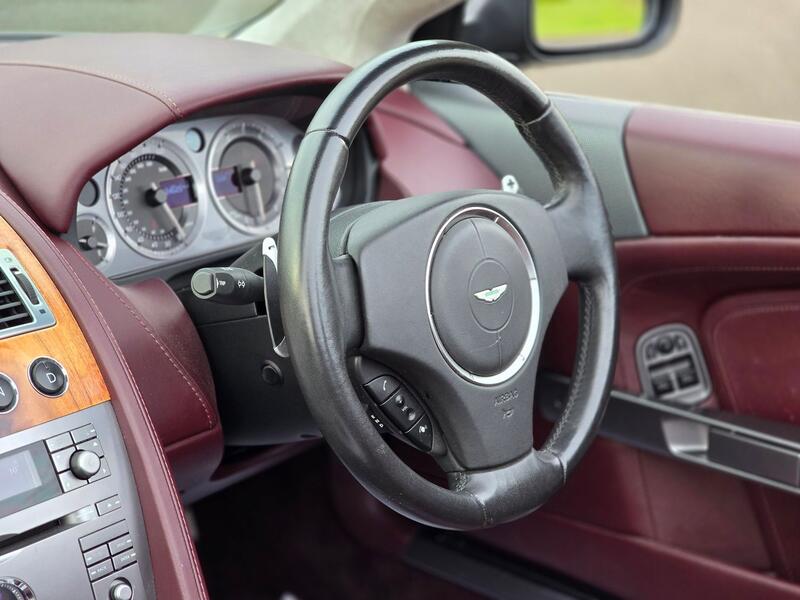 ASTON MARTIN DB9 5.9 2005