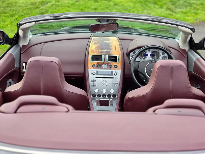 ASTON MARTIN DB9 5.9 2005