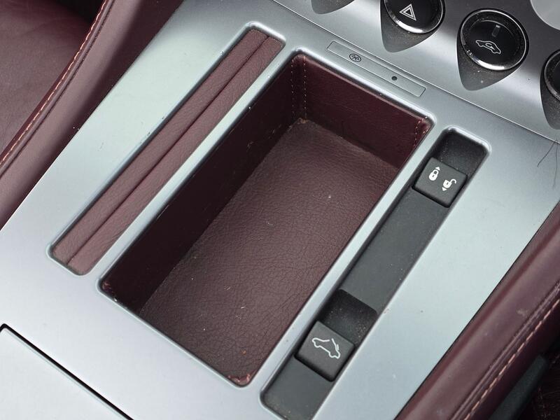 ASTON MARTIN DB9 5.9 2005