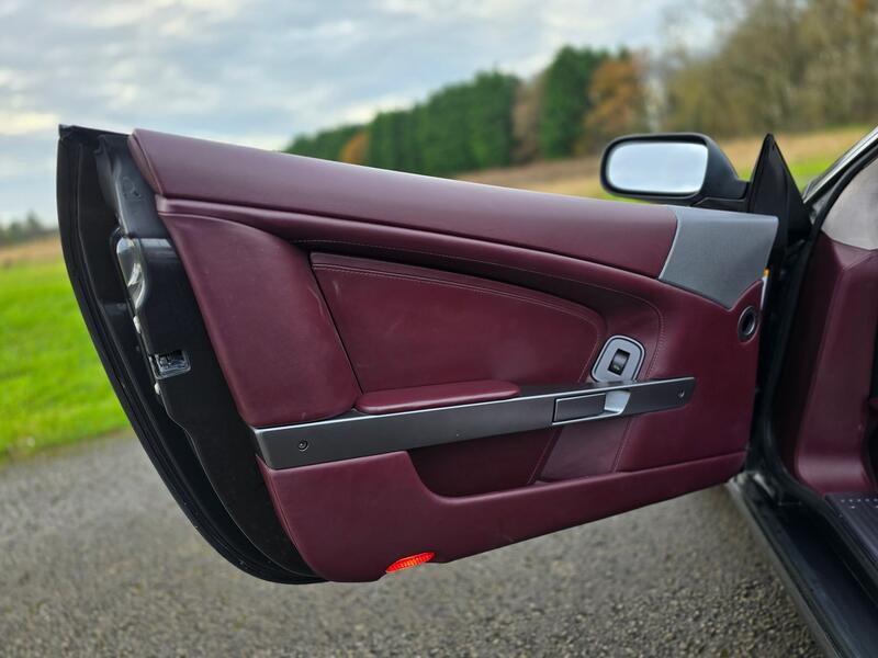 ASTON MARTIN DB9 5.9 2005