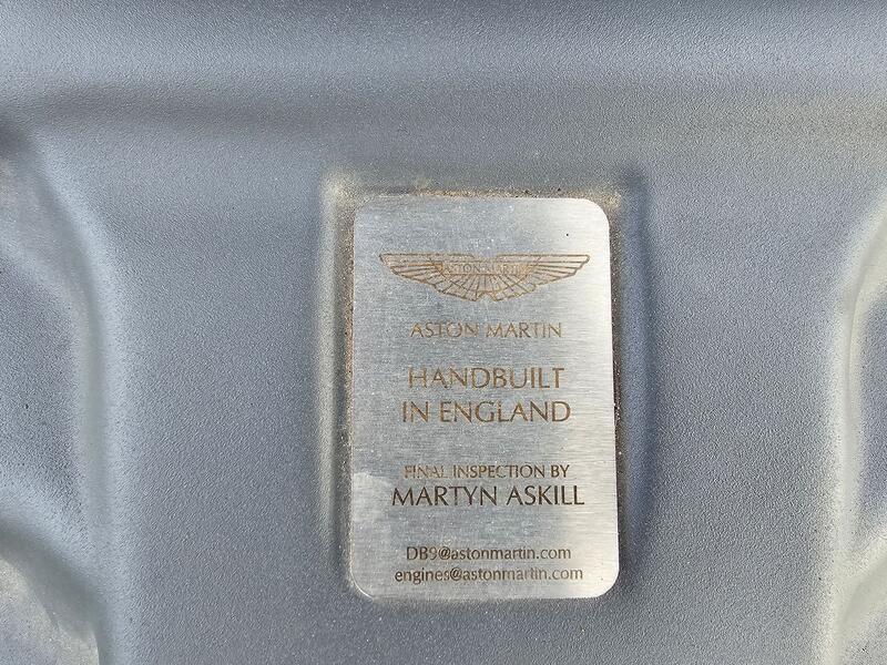 ASTON MARTIN DB9 5.9 2005