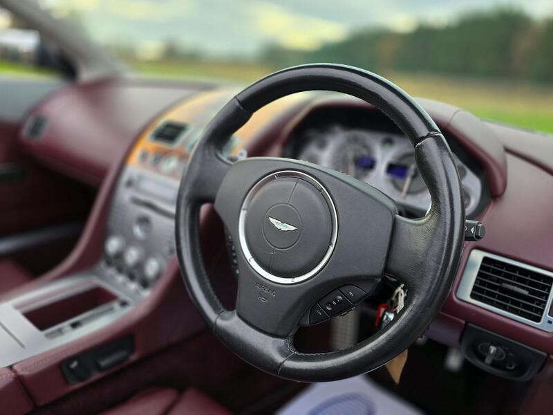 ASTON MARTIN DB9 5.9 2005
