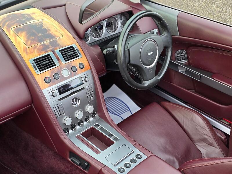 ASTON MARTIN DB9 5.9 2005