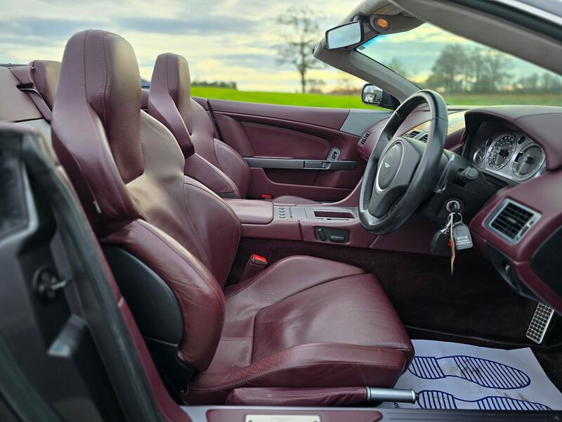 ASTON MARTIN DB9 5.9 2005
