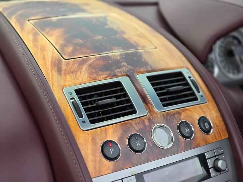 ASTON MARTIN DB9 5.9 2005