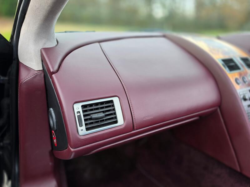 ASTON MARTIN DB9 5.9 2005