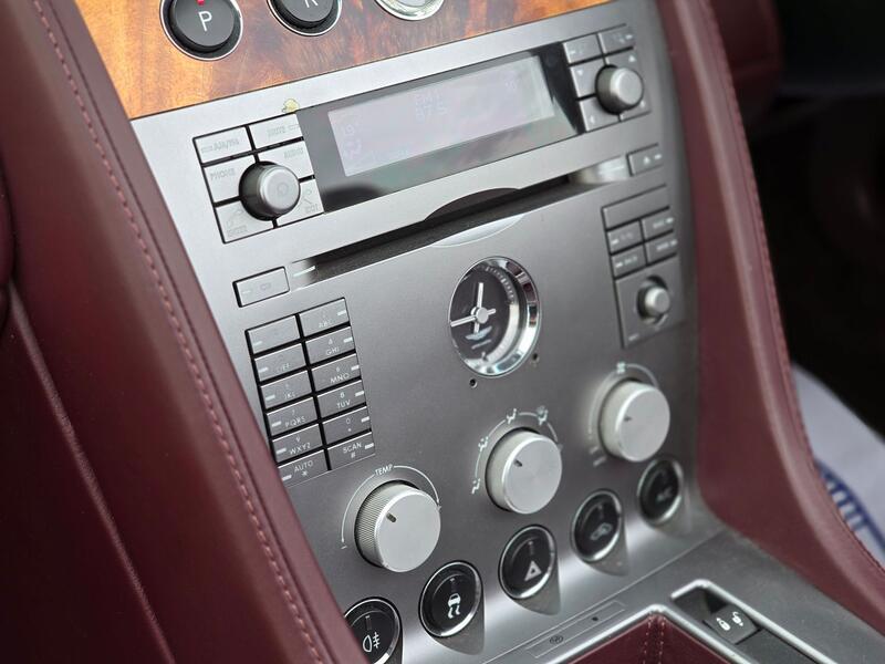 ASTON MARTIN DB9 5.9 2005