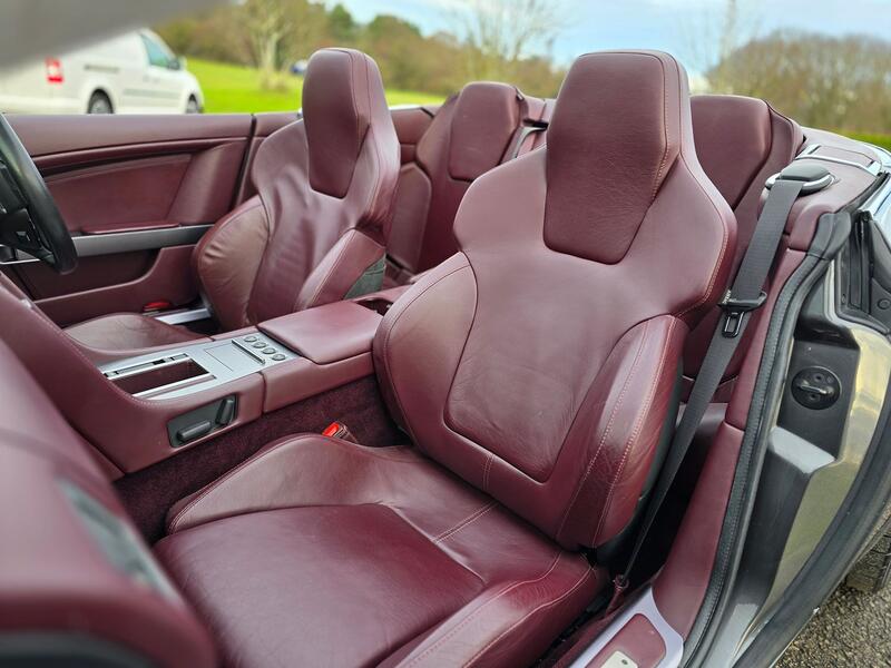 ASTON MARTIN DB9 5.9 2005