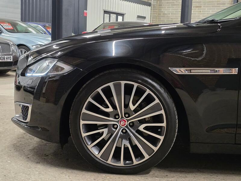 JAGUAR XJ 3.0 d V6 Autobiography 2016