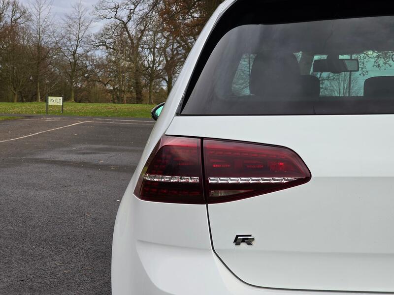 VOLKSWAGEN GOLF 2.0 TSI BlueMotion Tech R 2014