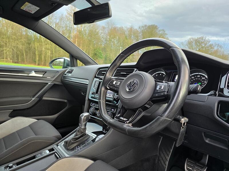VOLKSWAGEN GOLF 2.0 TSI BlueMotion Tech R 2014