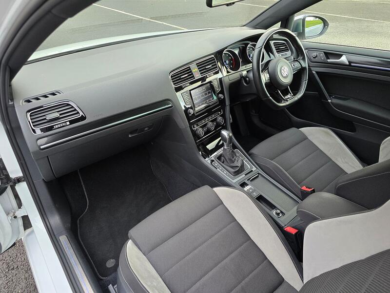 VOLKSWAGEN GOLF 2.0 TSI BlueMotion Tech R 2014