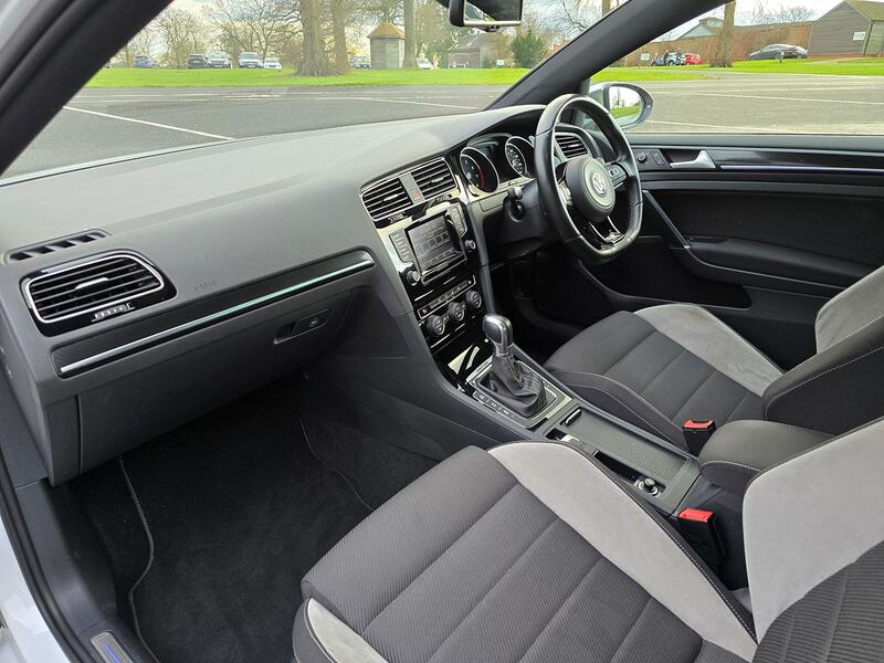 VOLKSWAGEN GOLF 2.0 TSI BlueMotion Tech R 2014